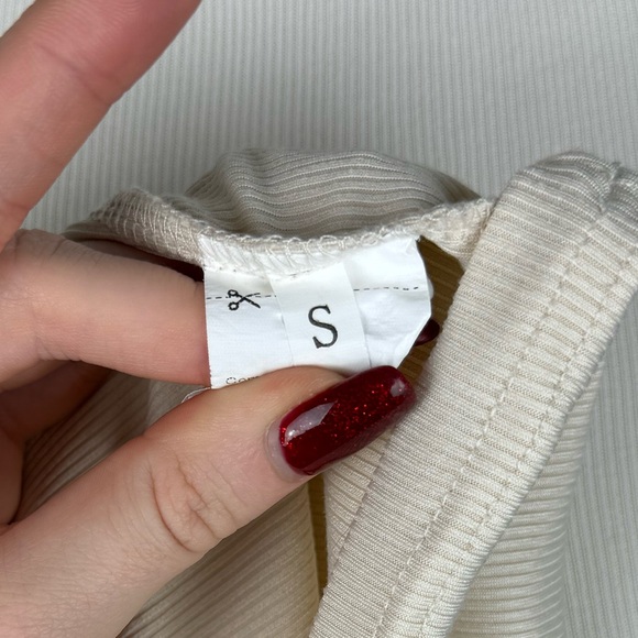 Basics Cropped Top - Picture 6 of 6